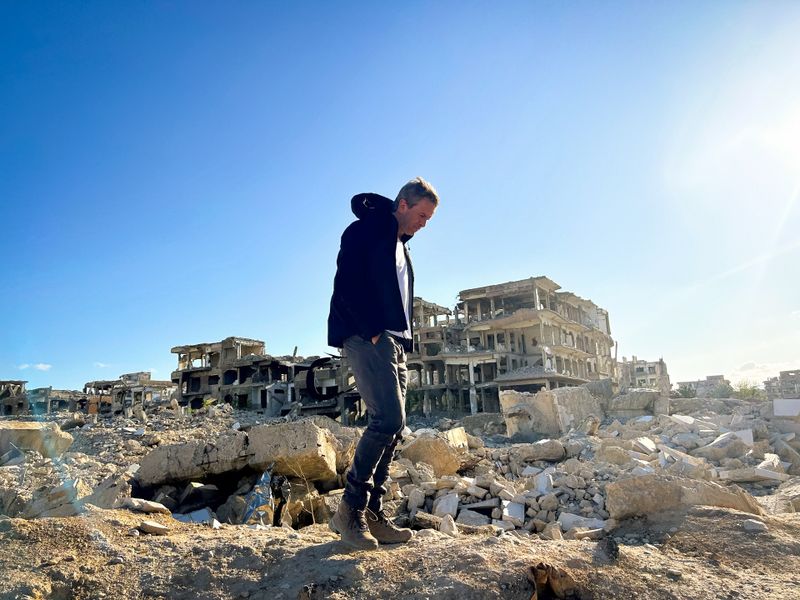 Zwölf Jahre dauerte der Bürgerkrieg in Syrien. Markus Lanz begutachtet ein völlig zerstörtes Stadtviertel von Damaskus.