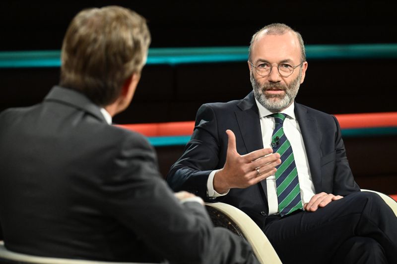 Im Gespräch mit dem ZDF-Moderator äußerte sich Weber vorsichtig zur Europa-Kritik von Donald Trump bei den Vereinten Nationen.