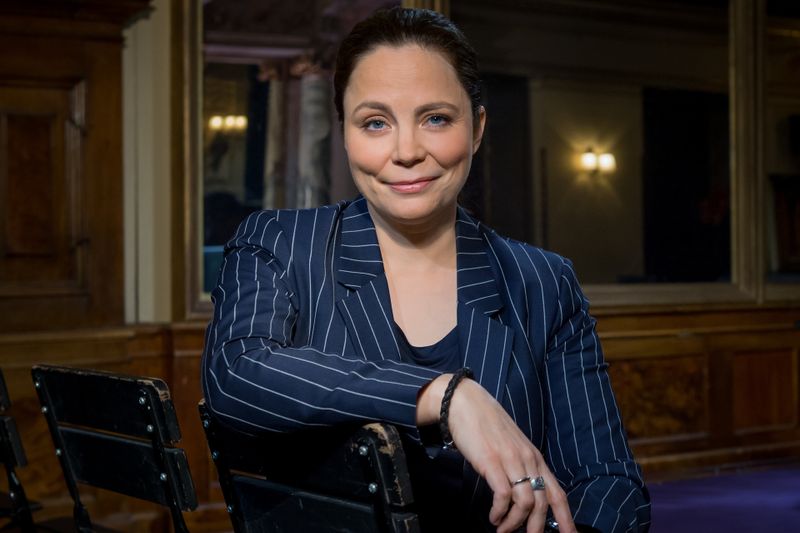 "Bei späteren Familienurlauben habe ich von Griechenland oder Italien wenig gesehen, weil ich stets ein Buch vor der Nase hatte. Ich habe damals sogar noch im Gehen gelesen ...", erinnert sich Thea Dorn im Interview. 