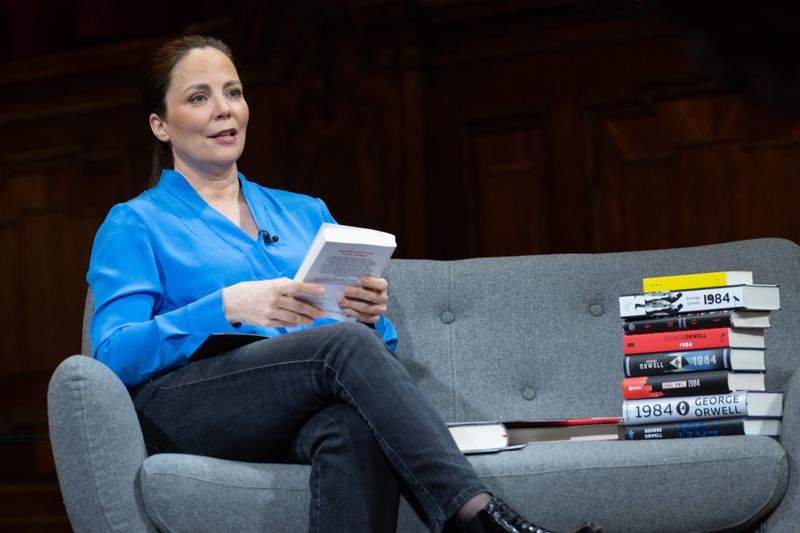 Die Neuauflage von "Das Literarische Quartett" wird zehn Jahre alt. Wie schaft man es heutzutage überhaupt noch, zum Lesen zu kommen? Gastgeberin Thea Dorn gibt ein paar Tipps.