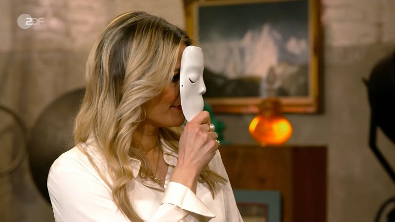 Weichen sollte auch eine Meißener Maske, die die berühmte Tänzerin Mary Wigman zeigte und laut Expertin einen Wert zwischen 200 und 400 Euro hatte.