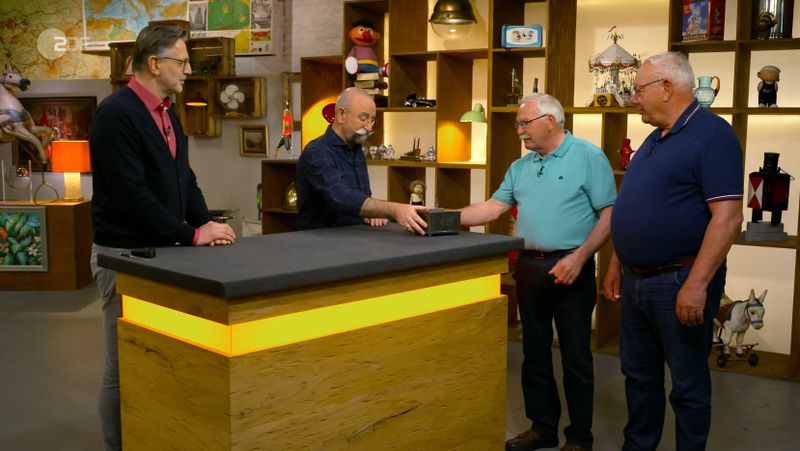 "Das tut mir wahnsinnig leid", zeigte sich der Gastgeber mitfühlend und schob das Kästchen zurück. Seit Tipp: "Stellt sie euch hin und sagt: 'Sie ist einfach hübsch!'"