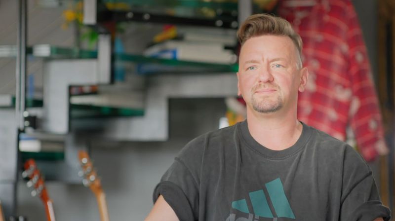Schlagerstar Ben Zucker gibt in "Absolut Ben Zucker" private Einblicke in sein Leben zwischen Erfolg und den Kampf gegen seine Alkoholsucht.