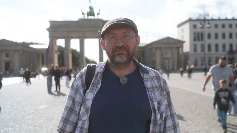 Im ARTE-Format "Masha on Russia" spricht Georgi über seine Erfahrung beim russischen Militär.
