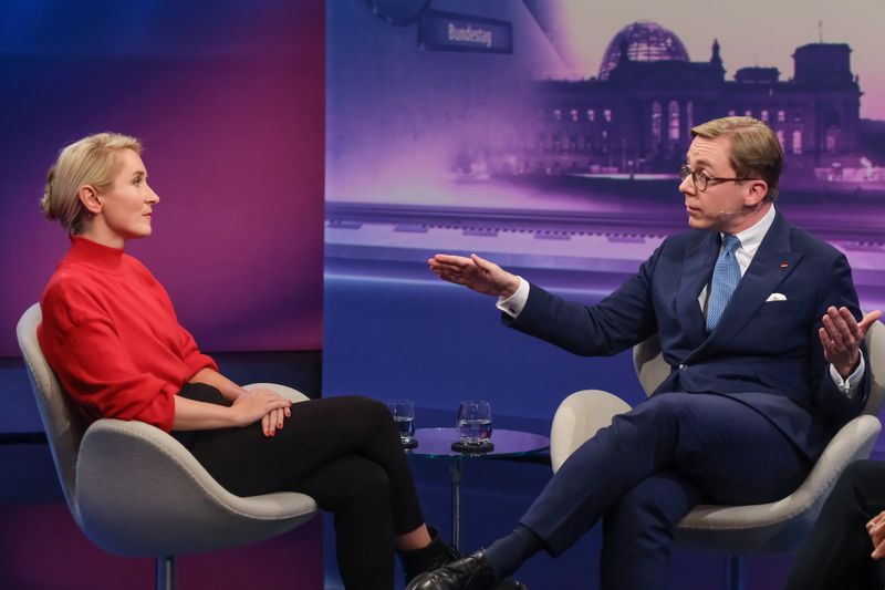 Bei den Themen Vemörgens- und Erbschaftssteuer gerieten Ines Schwerdtner (Die Linke) und Philipp Amthor (CDU) aneinander.