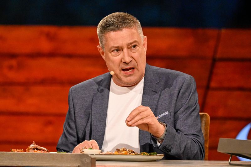 Gastjuror ohne Pardon: Joachim Llambi, der "Juror Gnadenlos" von "Let's Dance", fällte auch beim "Grill den Henssler Sommer-Special" erbarmungslose Urteile.