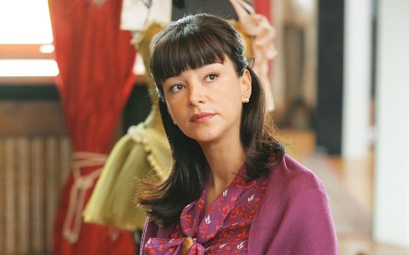 Verona Pooths Auftritt bei den ZDF-"Rosenheim-Cops" fällt ins Jahr 2010. Dabei zeigte sich einmal mehr das PR-Talent der Moderatorin und Entertainerin: Aus ihrer Rolle in "Die kalte Gräfin" (Staffel 10, Folge 1) wurde ein großer Presserummel, als vorab Bilder von Pooth im Rollstuhl durch die Presse geisterten. Doch der war natürlich nur ein Requisit für ihre Rolle einer querschnittsgelähmten jungen Frau, die ihre Schwester ermordet haben soll.