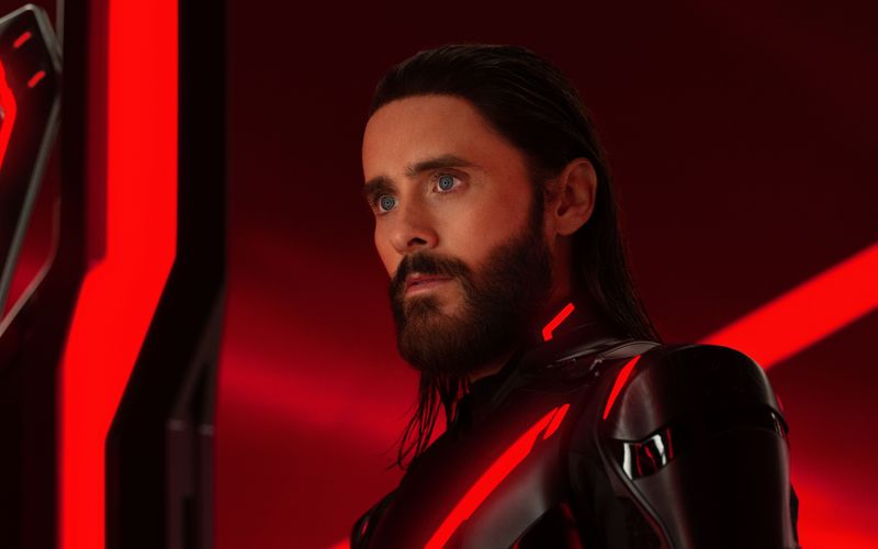 Jared Leto verkörpert in "Tron: Ares" einen scheinbar unbesiegbaren KI-Soldaten.