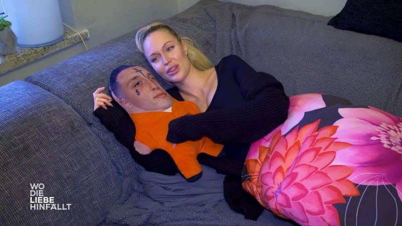 Lorra Sophie (27), oder Laura, wie sie in der Doku-Soap genannt wird, ist mit dem US-amerikanischen Häftling Joshua (22) verheiratet.