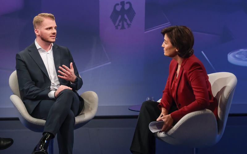 "Ich kämpfe dafür, dass es nicht auf alle Ewigkeit schwarz-rot ist", sagte SPD-Generalsekretär Tim Klüssendorf im Gespräch mit Sandra Maischberger.