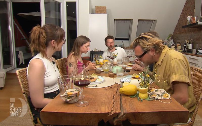 Zum veganen Finale in Berlin trifft sich die "Dinner"-Truppe bei Dustin im Stadtteil Wedding.