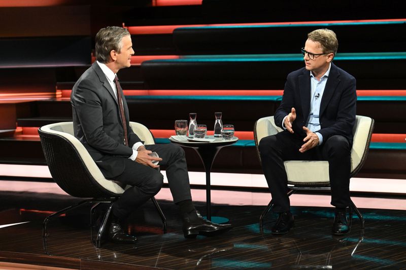 "Offenkundig hat die SPD-Fraktion ihren Minister zu wenig mitgenommen", mutmaßte CDU-General Carsten Linnemann (rechts) im Gespräch mit Markus Lanz.