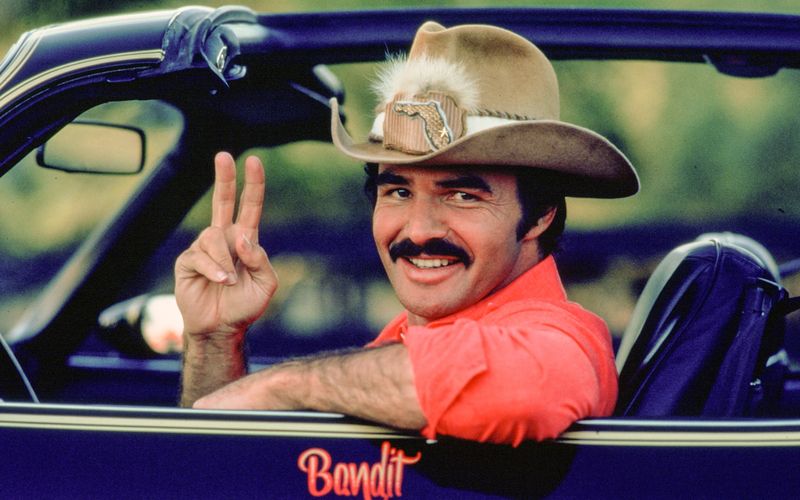Ein umwerfender Typ, der sich augenscheinlich auch selbst sehr gut leiden konnte: Mit "Ein ausgekochtes Schlitzohr" stieg Burt Reynolds zum Weltstar auf.