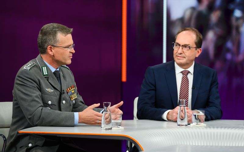 Bundesinnenminister Alexander Dobrindt warb bei "Maybrit Illner" (ZDF) um die Amtshilfe der Bundeswehr bei der Drohnenabwehr in Deutschland. 