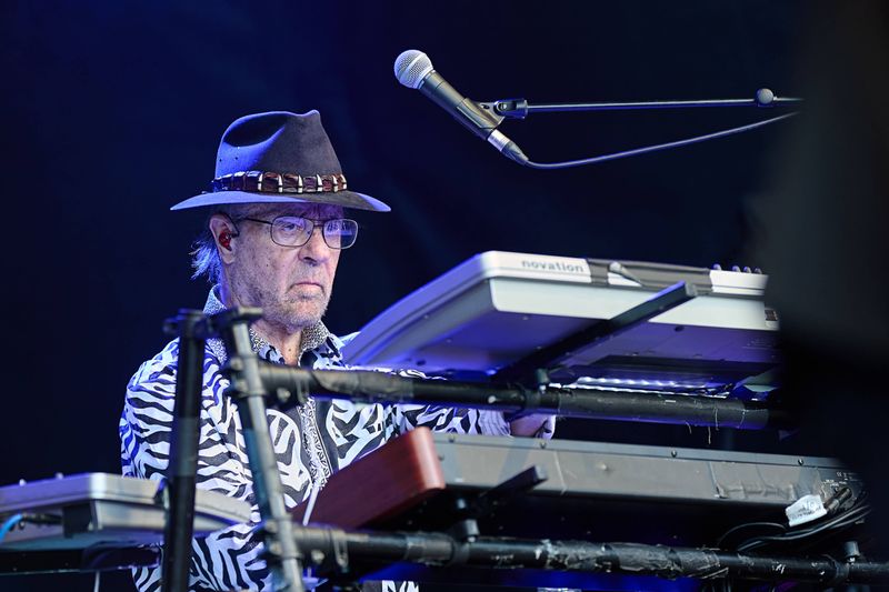 Manfred Mann feiert am 21. Oktober seinen 85. Geburtstag und steht bis heute auf der Bühne.