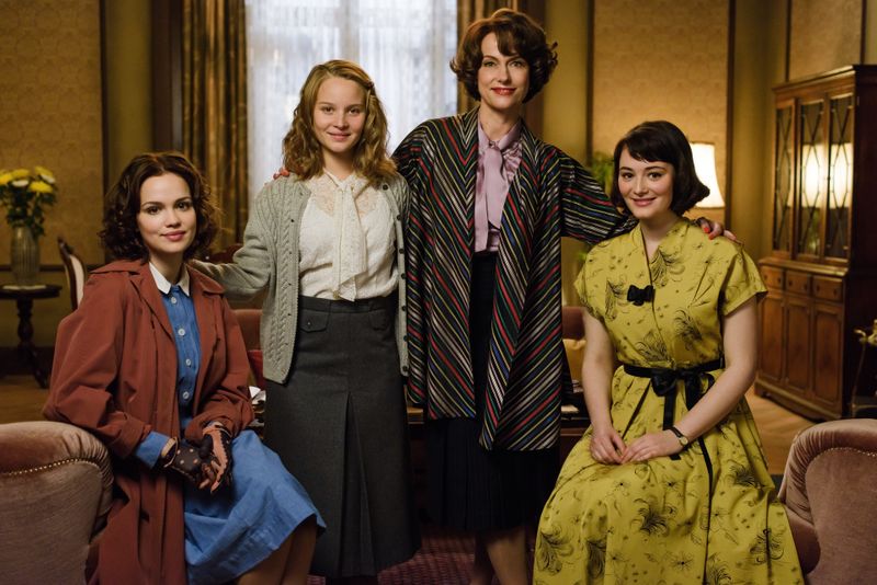 Mit "Ku'damm 56" beginnt die Geschichte der Familie um (von links) Eva (Emilia Schüle), Monika (Sonja Gerhardt), Caterina (Claudia Michelsen) und Helga Schöllack (Maria Ehrich).
