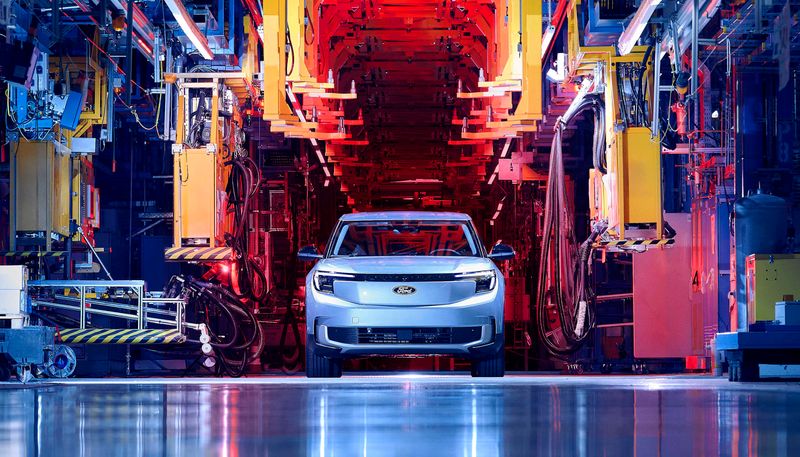 Ford steht vor dem Abgrund. Die ARD-Doku "Ausgebremst: Wie Ford unter die Räder kommt" geht den Gründen für die steile Talfahrt nach.