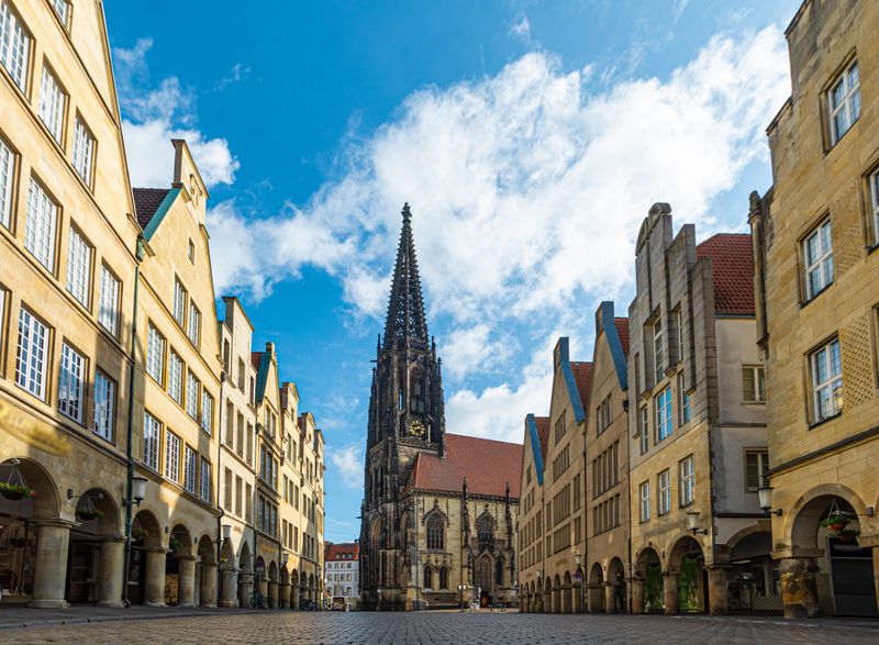 Der Prinzipalmarkt in Münster zählt mit seinen historischen Giebelhäusern zu den schönsten Altstädten Deutschlands. 