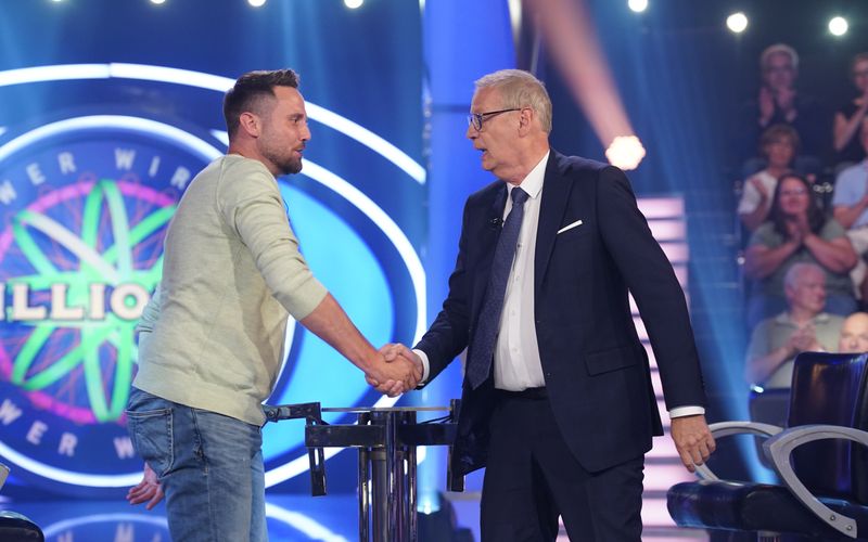 Happy End: Florian Lorenz erspielte 64.000 Euro und lud den Moderator zum Burger-Essen ein.