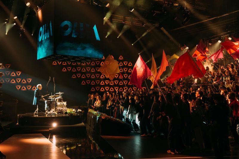 Der "Beatles"-Fan Olli Dittrich startet musikalisch.