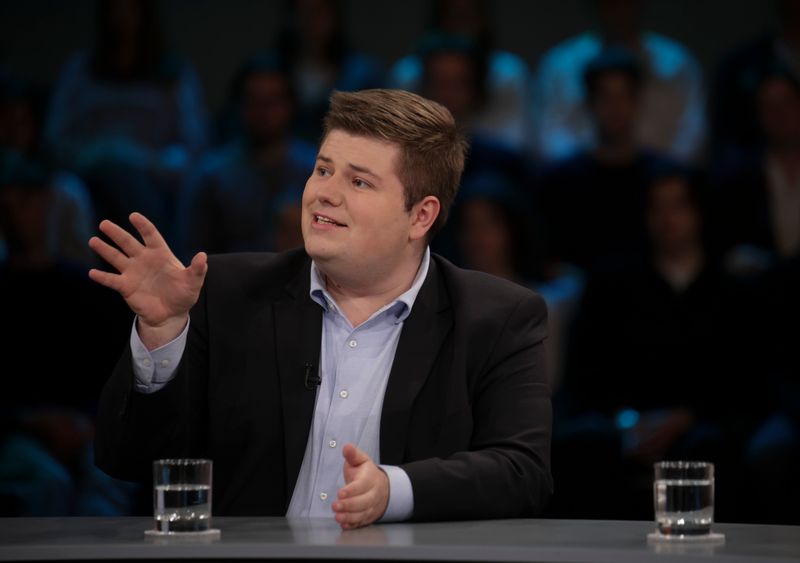 CDU-Politiker Johannes Volkmann stellt sich mit 17 Mitgliedern der Jungen Gruppe der Unionsfraktion im Bundestag gegen die geplante Rentenreform.