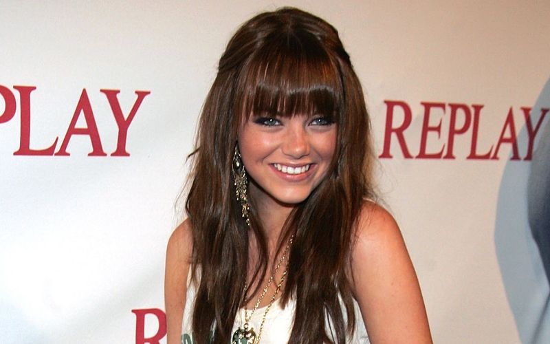 Emma Stones Karriere begann mit einer Powerpoint-Präsentation: Die hatte die damals 15-Jährige angefertigt, um ihre Eltern zum Umzug nach Los Angeles zu bewegen, damit sie Schauspielerin werden könnte. Die Mühe wurde belohnt: Ein Jahr später bezogen sie und ihre Mutter eine Wohnung in der Filmmetropole, Vater und Bruder blieben in Scottsdale, Arizona. 