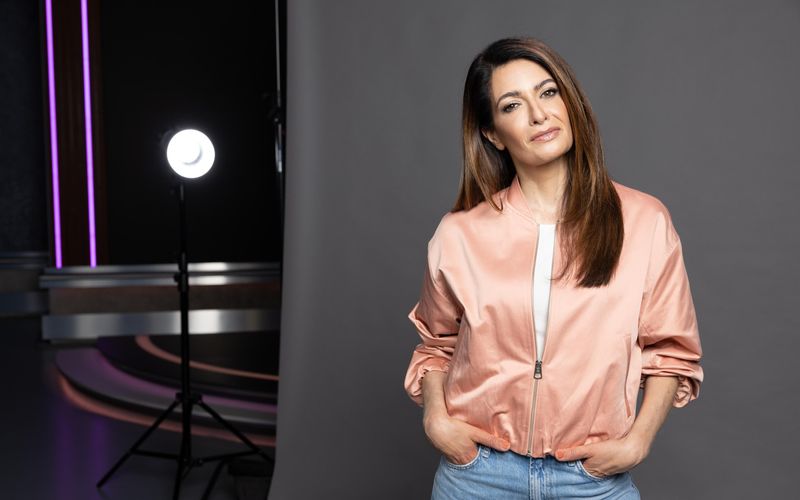 Linda Zervakis fühlt dem deutschen Bildungssystem auf den Zahn. 