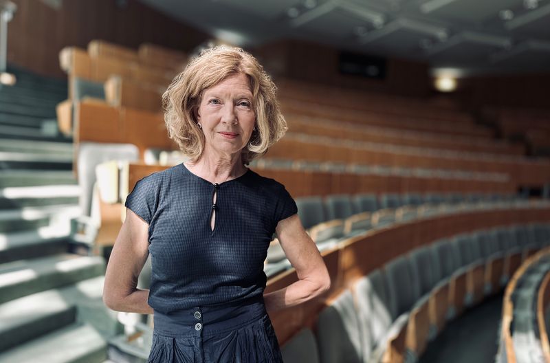 Die Wissenschaflerin Hannah Monyer, Ärztliche Direktorin für Klinische Neurobiologie, teilt ihre Erfahrungen zur Gedächtnisarbeit in der Dokumentation.
