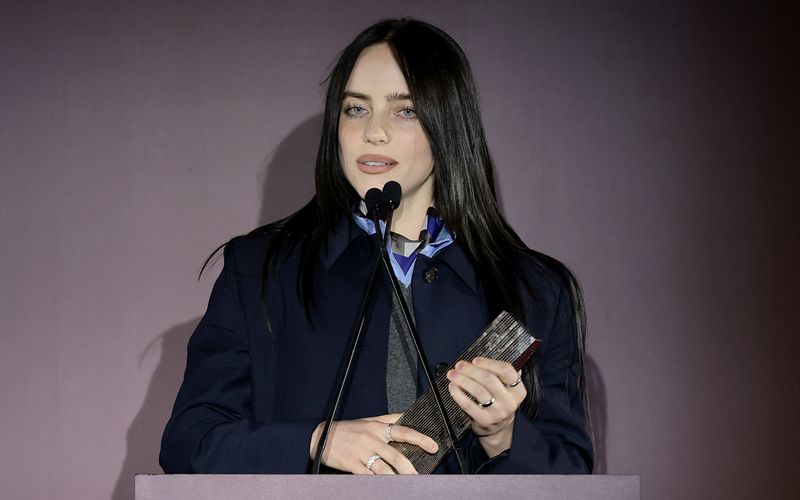 Bei einer Preisverleihung richtete Billie Eilish deutliche Worte an Superreiche.