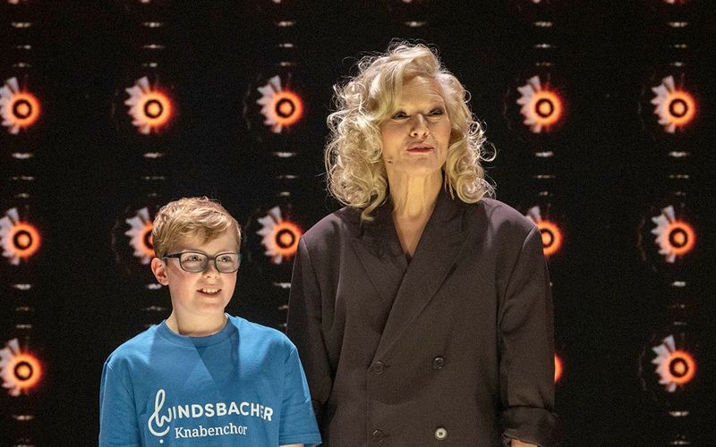 In der aktuellen Ausgabe von "Klein gegen Groß" tritt Ina Müller gegen den zwölfjährigen Emil an. Sie war schon einmal in der Show zu Gast.