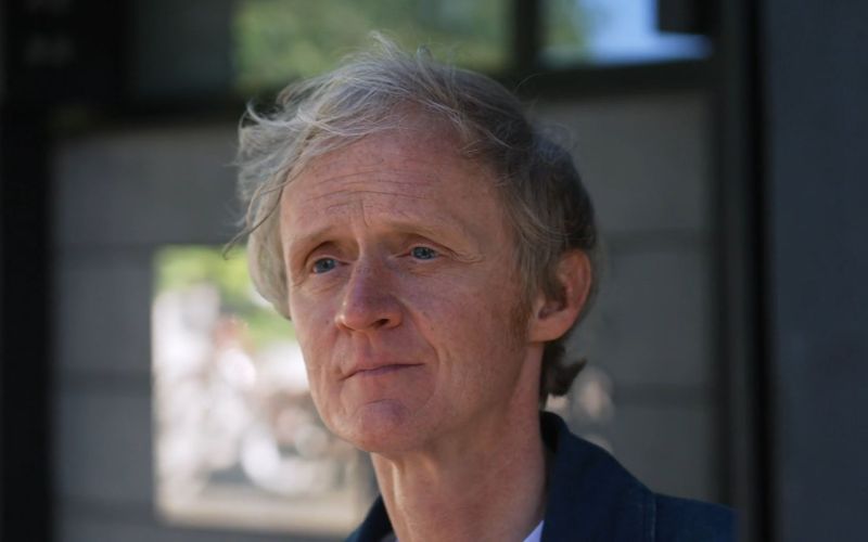 Pierre M. Krause meldet sich nach längerer Pause mit der "Kurzstrecke" zurück. Hinter ihm liegt eine schwere Erkrankung.