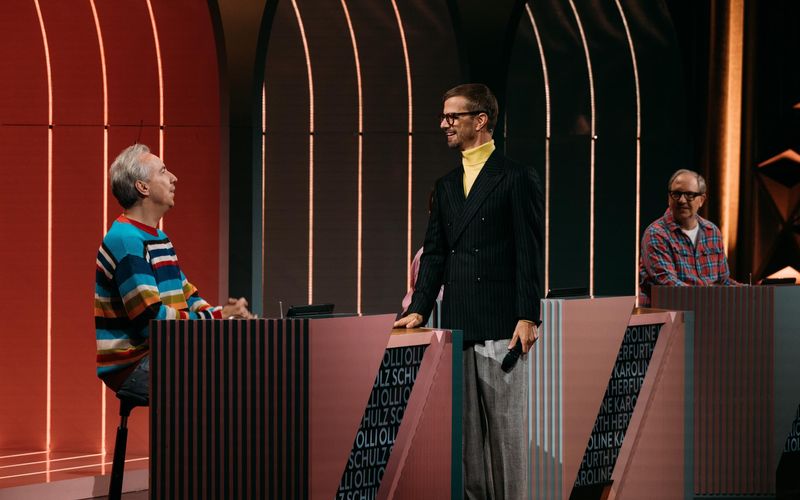 Olli Schulz (links) hat beim Aufeinandertreffen mit Joko Winterscheidt aus seinen Fehlern gelernt.