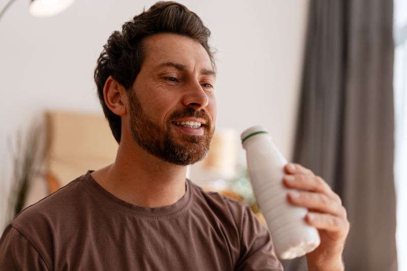 Nach Ansicht von "Stiftung Warentest" sind Trinkmahlzeiten als regelmäßiger Ersatz zu festem Essen ungeeignet.