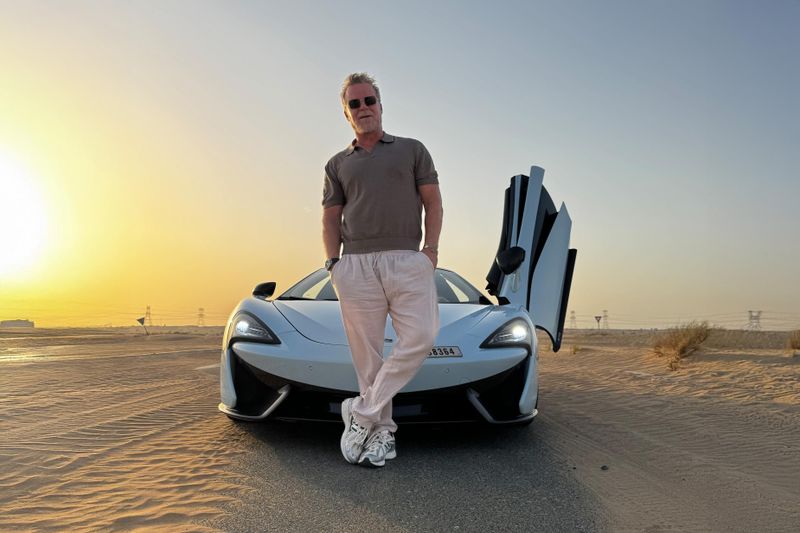 Teure Sportwagen begegnen ProSieben-Reporter Jenke von Wilmsdorf in Dubai zuhauf.