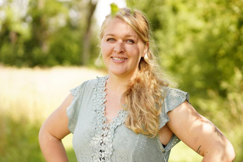 Die Pferdewirtin ist überrascht, dass Christoph die Hofwoche abbrechen will.