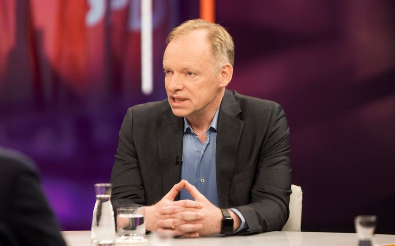 Top-Ökonom Clemens Fuest vom ifo-Institut fand bei "Maybrit Illner" deutliche Worte zur Rente: "Wir können die Rentenversicherung nur entlasten, wenn wir den Leuten etwas wegnehmen." 