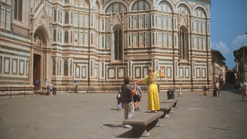 In Italien erlebt Evelyn Burdecki gemeinsam mit Tourguide Eduardo das "Dolce Vita".