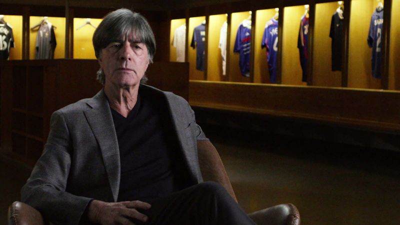 "Keiner wusste in dem Moment so richtig, was passiert jetzt": Jogi Löw erinnert sich in der ARD-Doku an den Terror von Paris vor zehn Jahren.