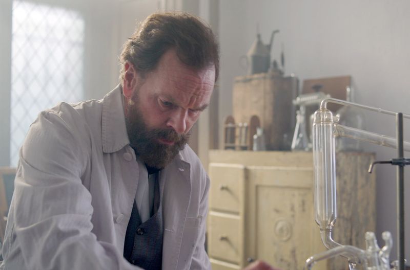 Die Faszinantion des Sprengstoffs ließ Nobel zeitlebens nicht los. In seinem Terstament verfügte er jedoch, dass es für alle, "die der Menschheit den größten Nutzen geleistet haben", den nach ihm benannten "Nobelpreis" geben sollte. Neben Medizin, Physik, Chemie und Literatur gibt es seit 1901 auch den für einen wichtigen Beitrag zum Frieden.