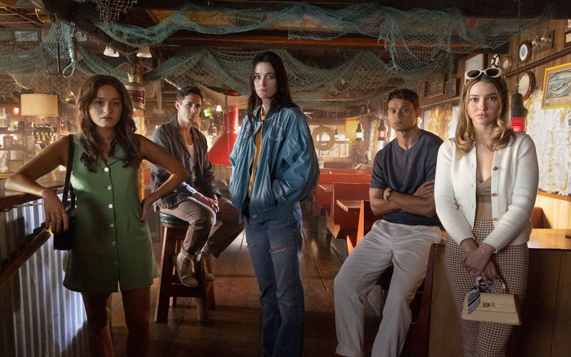 Schöne junge Menschen, denen ein blutiger Slasher-Albtraum bevorsteht: Chase Sui Wonders, Jonah Hauer-King, Sarah Pidgeon, Tariq Withers und Madelyn Cline (von links) spielen die Hauptrollen in "Ich weiß, was du letzten Sommer getan hast".