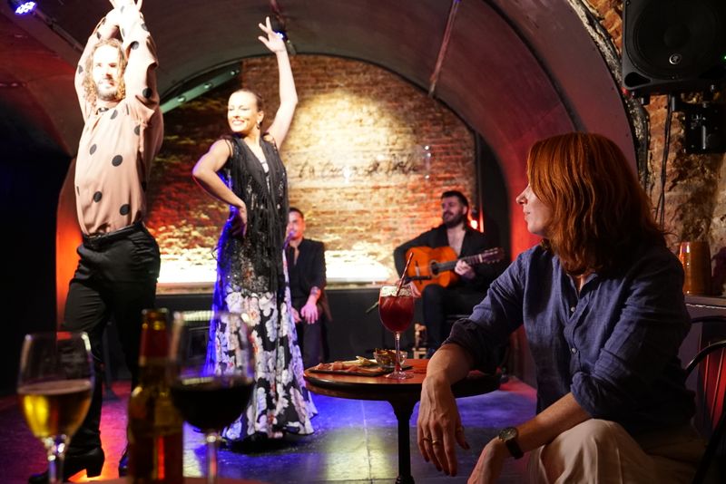 In Spanien erforscht Hannah Fry die Ursprünge des Flamenco - und lernt sogar selbst ein paar Schritte.