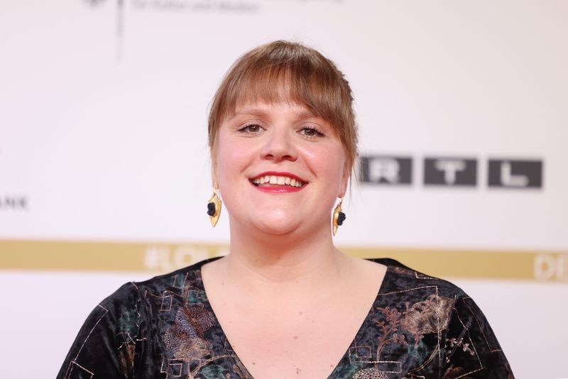 In der Theaterwelt ist die 1988 geborene Österreicherin Stefanie Reinsperger schon lange ein Star, sie ist festes Ensemble-Mitglied am berühmten Wiener Burgtheater. Fernsehzuschauer kennen die Schauspielerin vor allem als "Tatort"-Kommissarin.