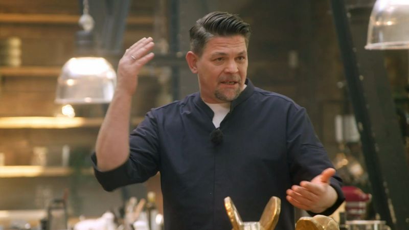 Tim Mälzer appelliert an das Selbstbewusstsein seiner Talente - lange ohne Erfolg.