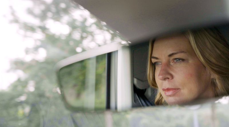 Jessy Wellmer fragt für ihren Film bei Prominenten und normalen Bürgerinnen und Bürgern nach.