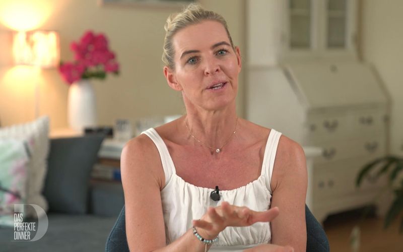 Renate (51) schwört auf gesundes Essen.