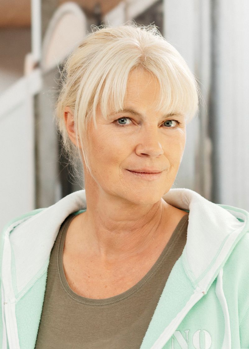 Neben ihren Kriminalromanen schreibt Nele Neuhaus auch die Jugendbuchreihen "Elena - ein Leben für Pferde" und "Charlottes Traumpferd". 