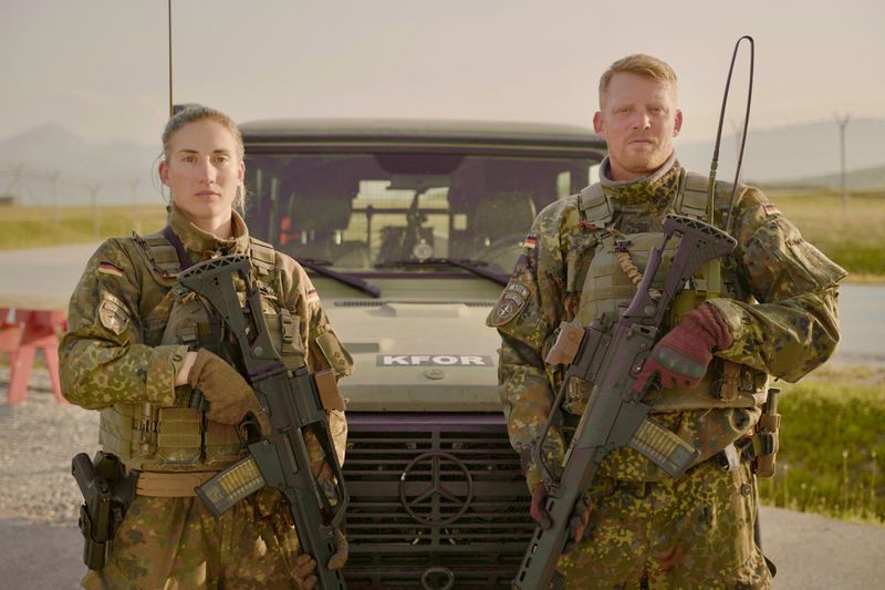 Alina (33) und Peter (39) sind für die Bundeswehr im Kosovo im Einsatz.