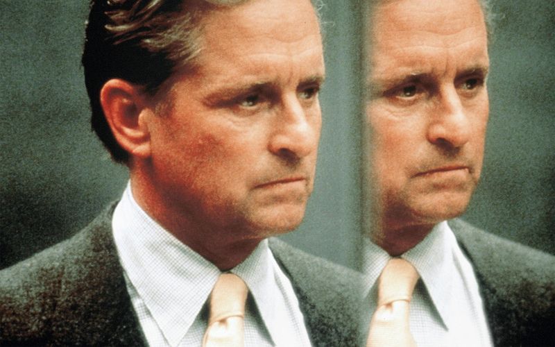 Sie haben etwas Faszinierendes: Filme, die mit irren Wendungen und verrückten Auflösungen so viel Verwirrung stiften, dass man alles Gesehene urplötzlich infrage stellt. Die abgefahrensten Beispiele finden Sie in unserer Galerie - mit dabei: "The Game" (Bild) mit Michael Douglas, der am Mittwoch, 20.15 Uhr bei Kabel Eins zu sehen ist ...