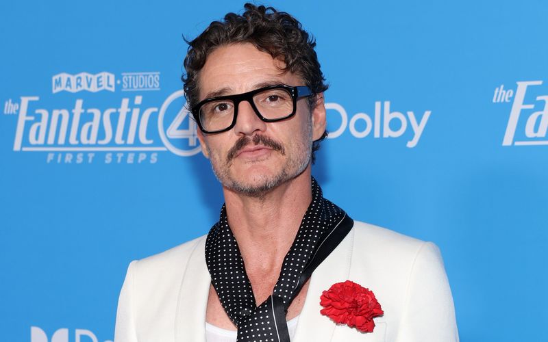 Wohin man auch blickt, man sieht Pedro Pascal. Seit Ende der 1990er-Jahre im Geschäft, hat die Karriere des chilenisch-US-amerikanischen Schauspielers erst in den 2010er-Jahren richtig an Fahrt aufgenommen. Heute ist Pascal aus Hollywood nicht mehr wegzudenken, als TV-Star ist er ebenso geschätzt wie auf der großen Leinwand, wo er nun in "Eddington" zu sehen ist. Für uns ist er einer der größten Hollywood-Aufsteiger der letzten zehn Jahre ...