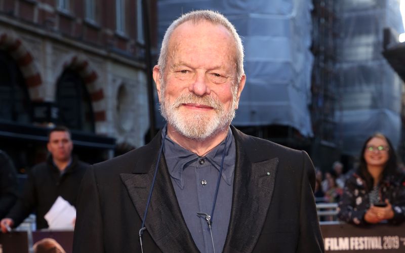 Was oder wer ist "Kult"? Zugegeben: Das Wort wird inflationär benutzt, doch bei manchen Regisseuren trifft es eben zu: Sie sind Visionäre im besten Sinne, Meister ihres Fachs und drehen Werke, die nicht nur das Mainstream-Publikum begeistern. Terry Gilliam, der am 20. November seinen 85. Geburtstag feiert, ist - für uns - nur einer von vielen "Kult"-Regisseuren. 